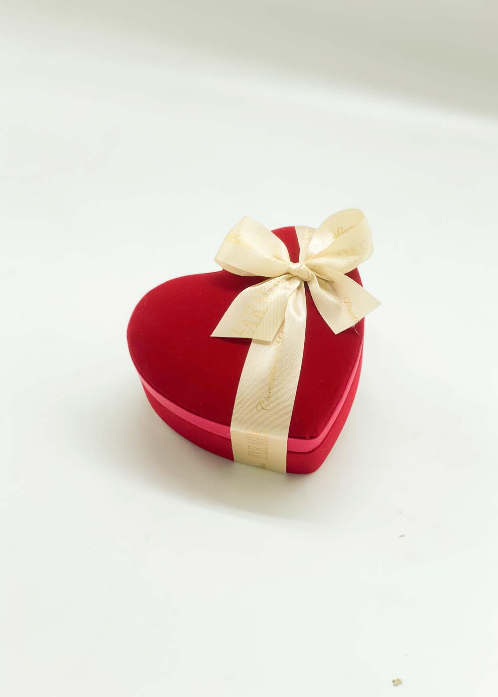 Square Dream Special Package San Valentino con Orso Ted e Pin a forma di  cuore (rose stabilizzate)